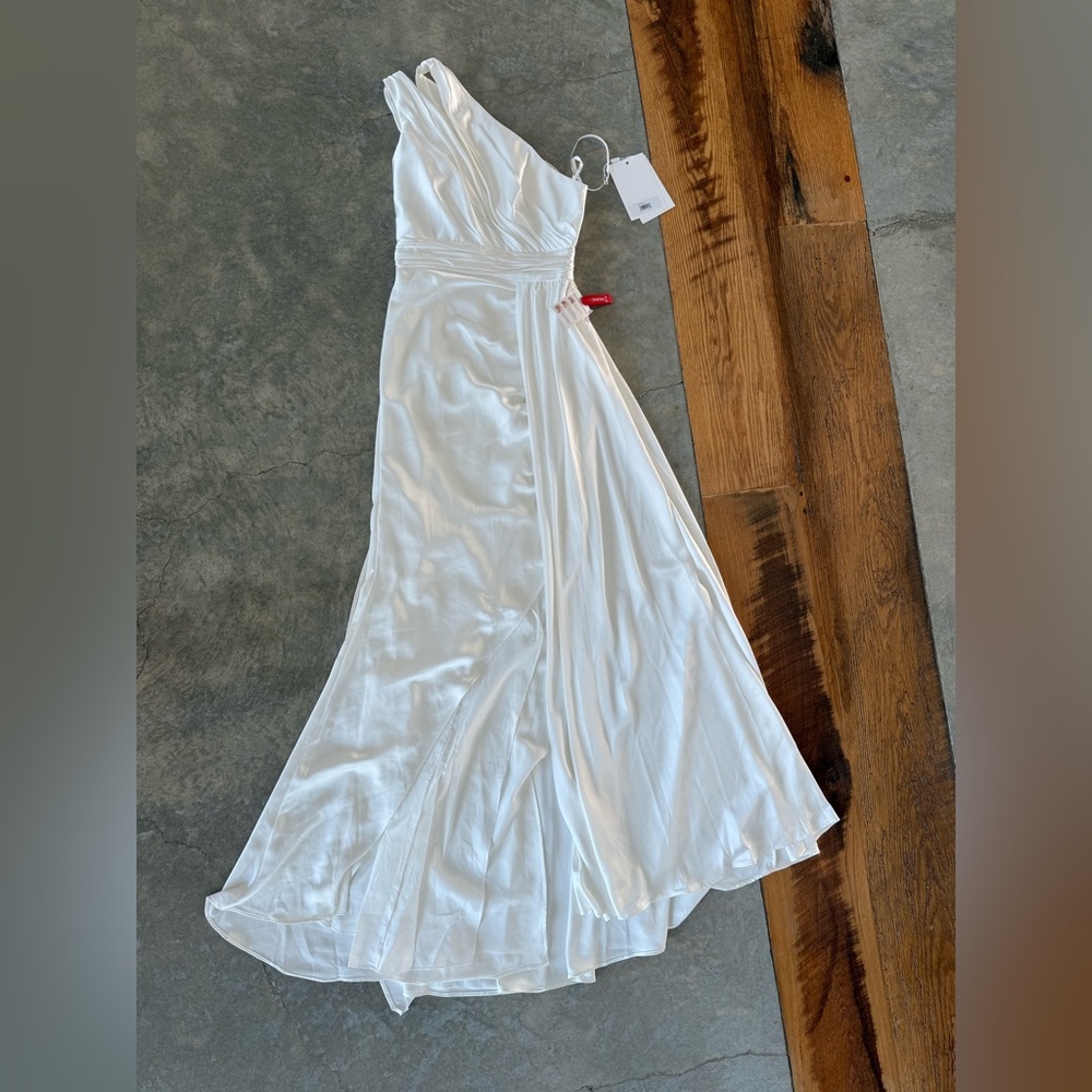 Mac Duggal White One-Shoulder Gown - Picture 6 of 10